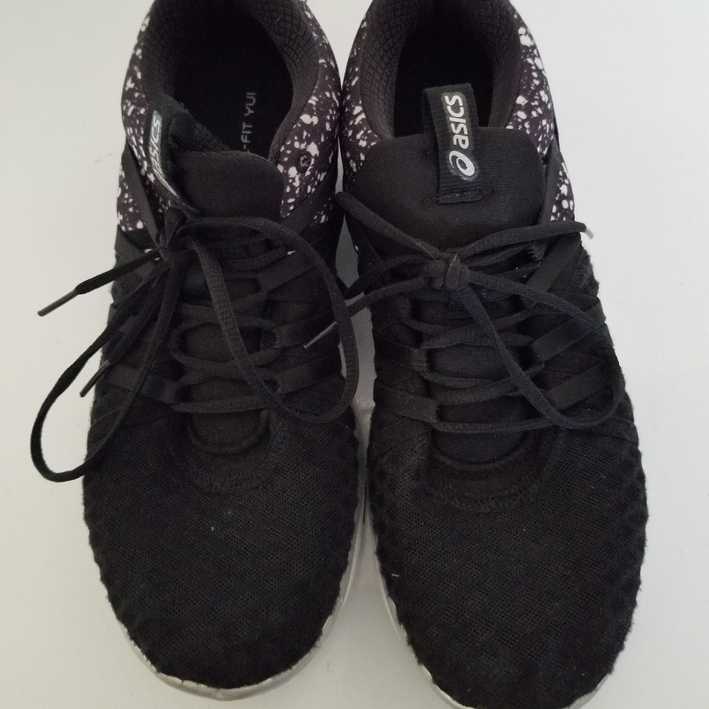 Asics gel training shoes size 9.5